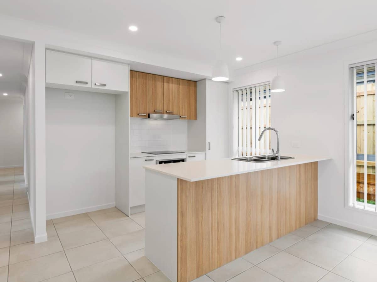 11 Byfield Place, YARRABILBA - Thumbnail 1