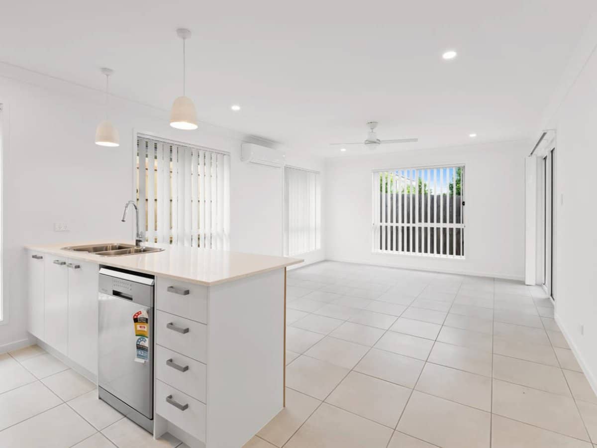 11 Byfield Place, YARRABILBA - Thumbnail 2