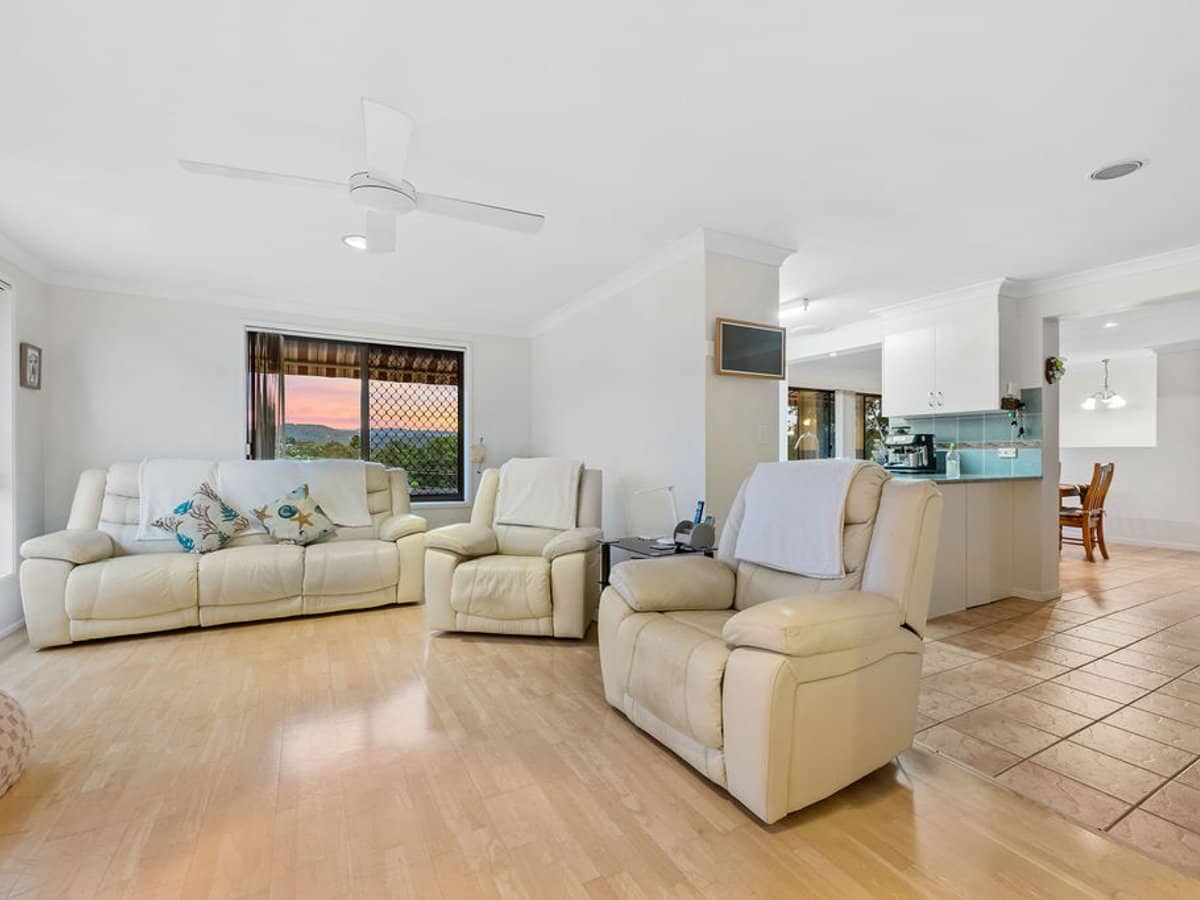 8 The Mores, NERANG - Thumbnail 5