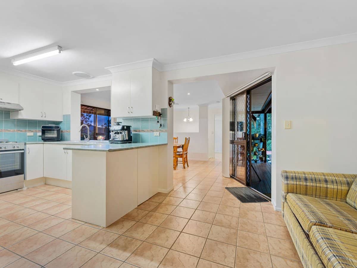 8 The Mores, NERANG - Thumbnail 7