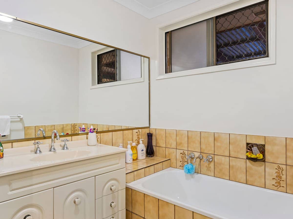 8 The Mores, NERANG - Thumbnail 16