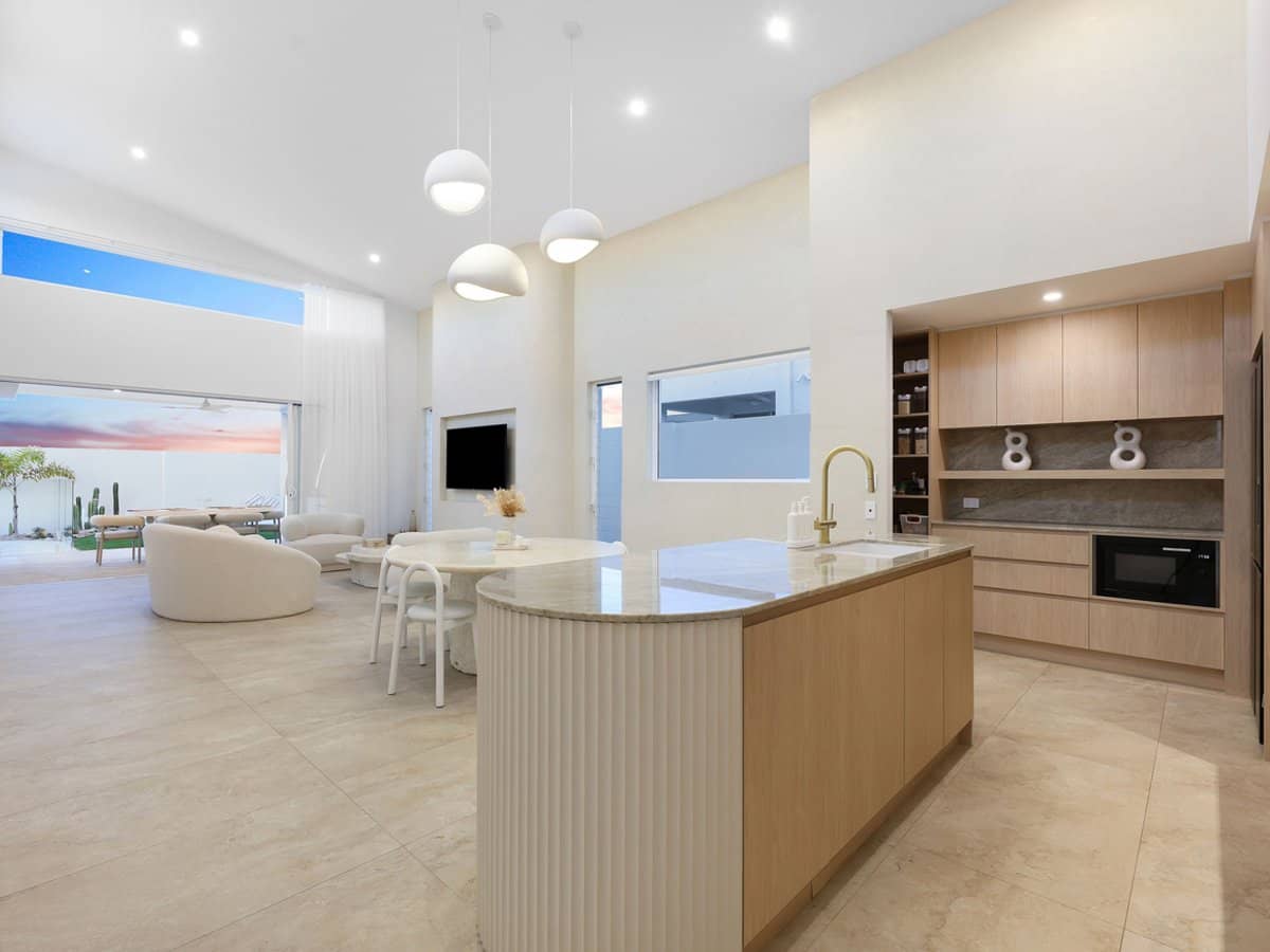 9049 The Point Circuit, Sanctuary Cove - Thumbnail 2