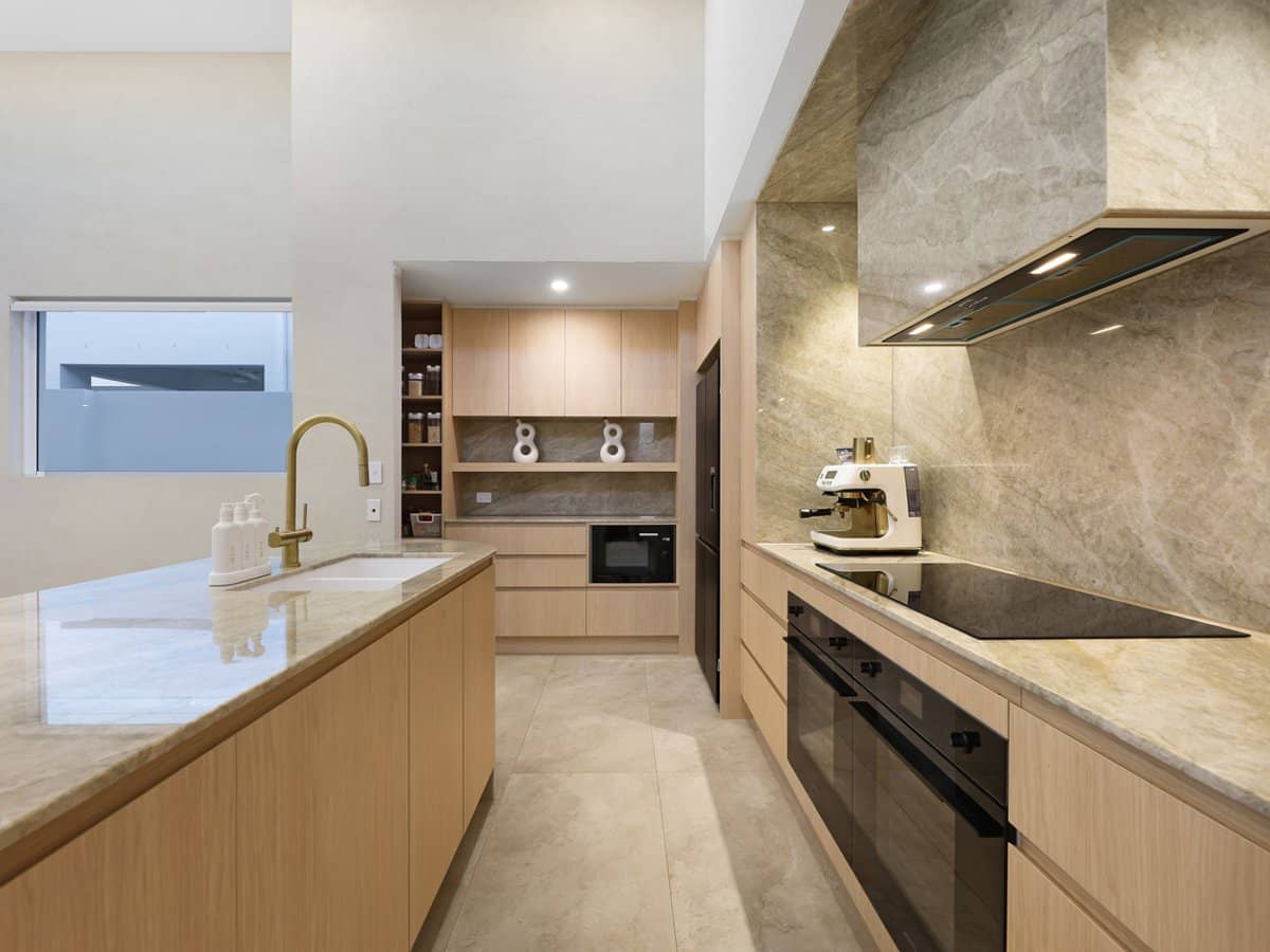 9049 The Point Circuit, Sanctuary Cove - Thumbnail 9