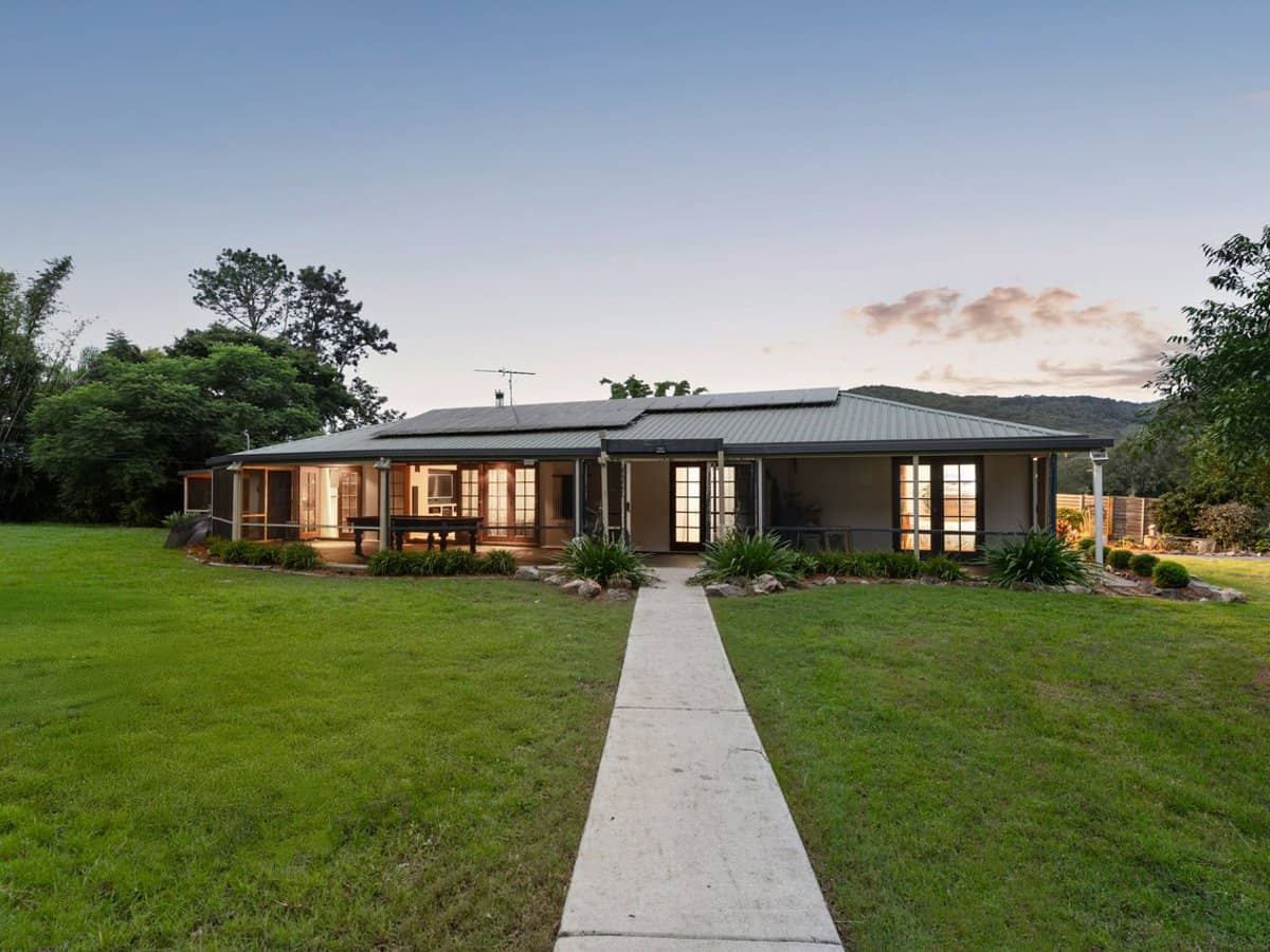 107-115 Garden Road, CEDAR CREEK - Thumbnail 2