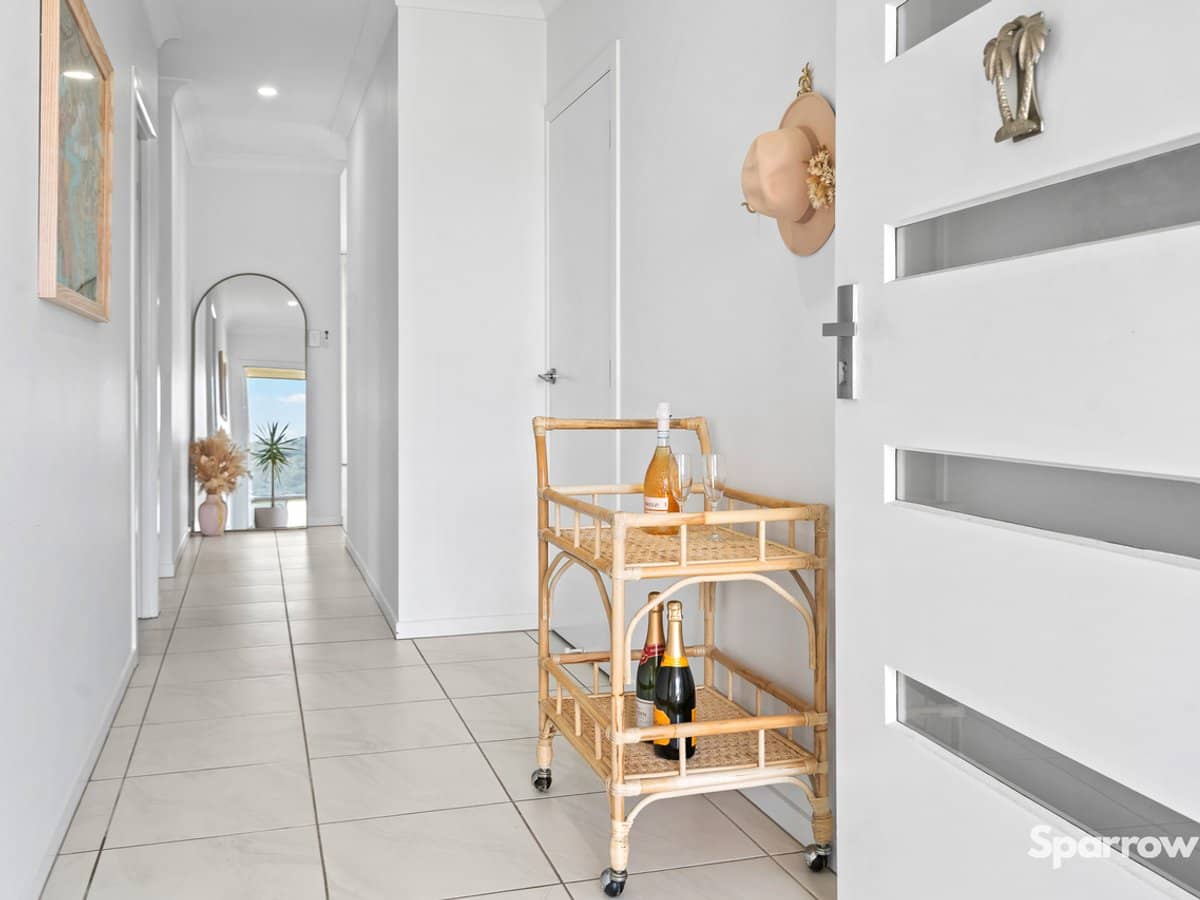 32 Lapwing Drive, BAHRS SCRUB - Thumbnail 3