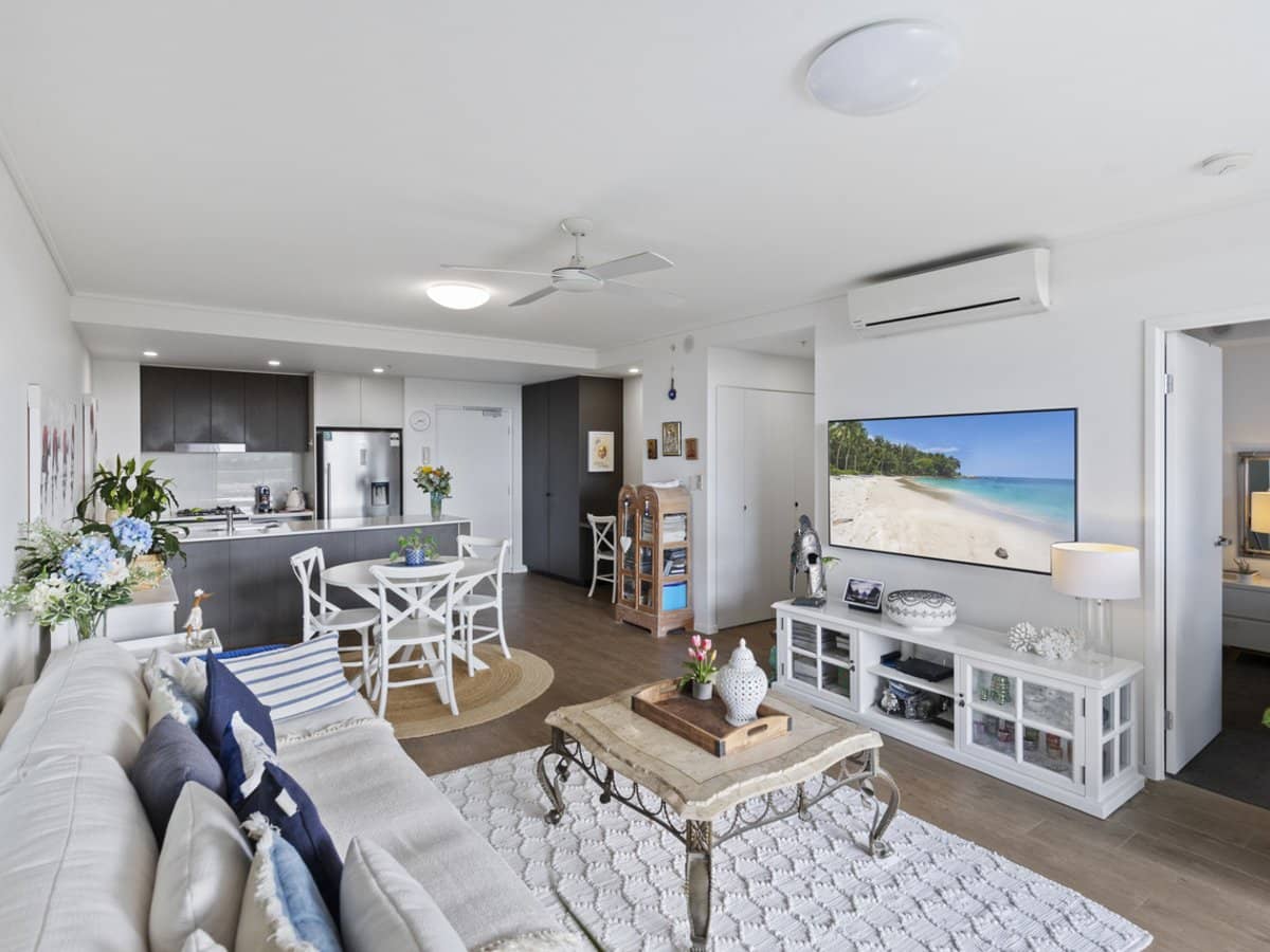 42 Laver Drive, ROBINA - Thumbnail 6