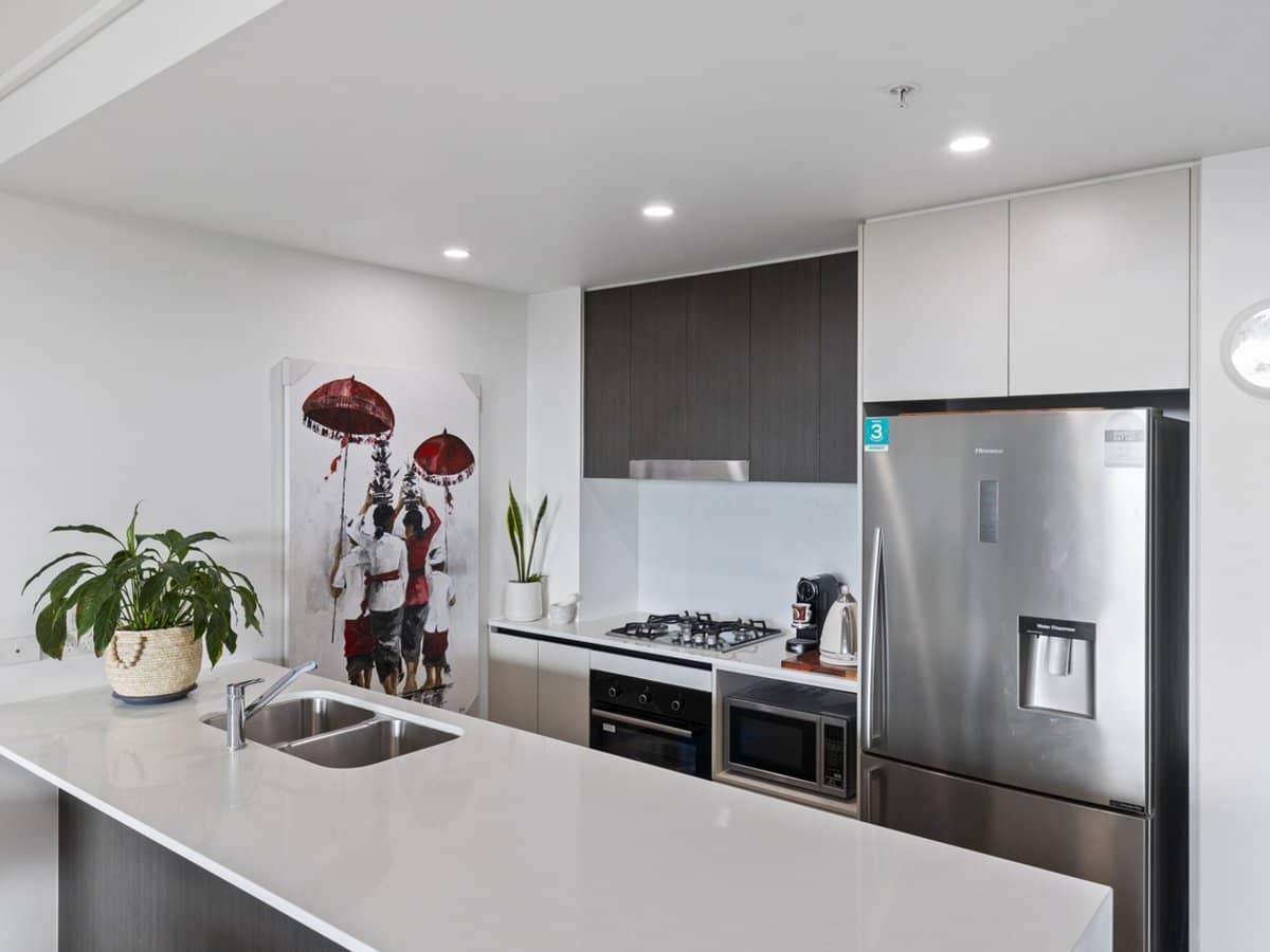 42 Laver Drive, ROBINA - Thumbnail 9