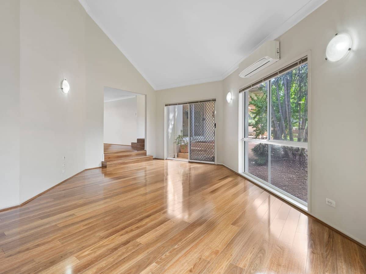 401 Oxley Drive, Runaway Bay - Thumbnail 5