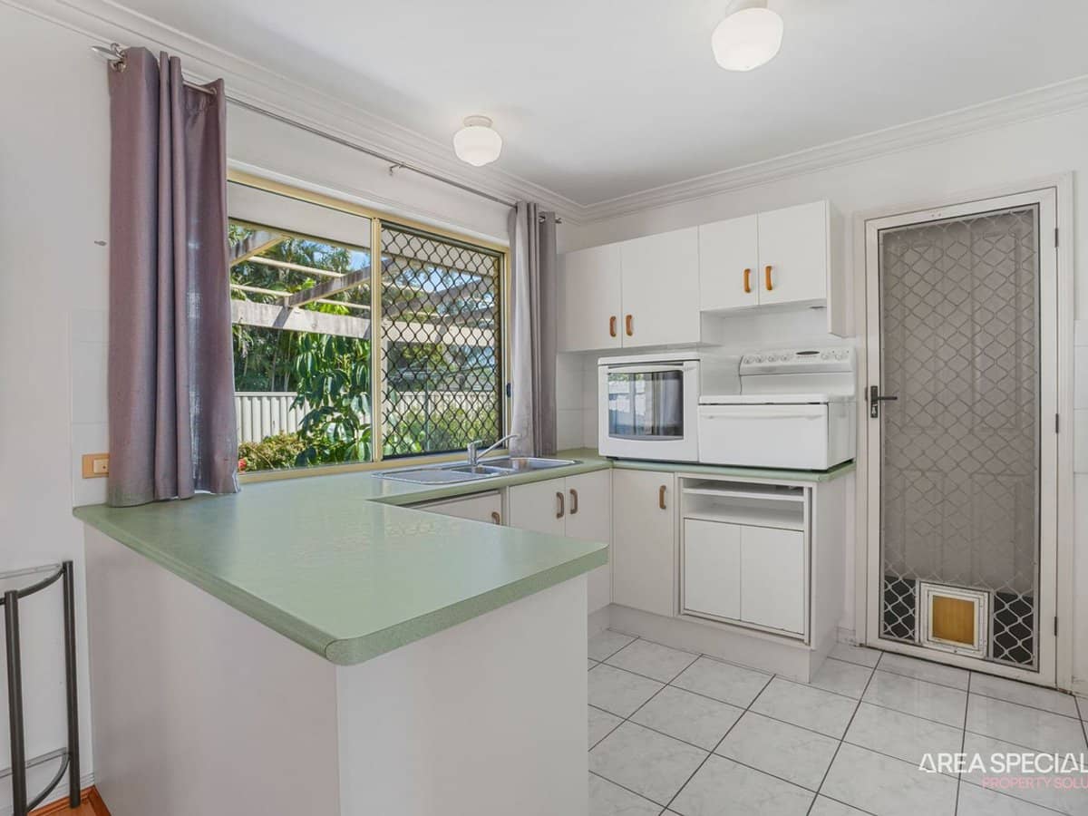 10 Samuel Court, Jacobs Well - Thumbnail 6