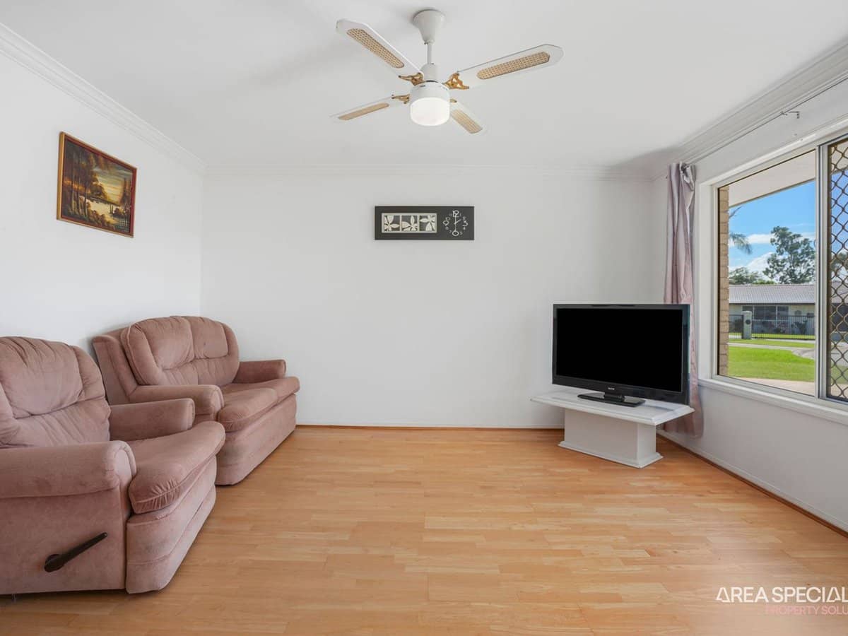 10 Samuel Court, Jacobs Well - Thumbnail 11