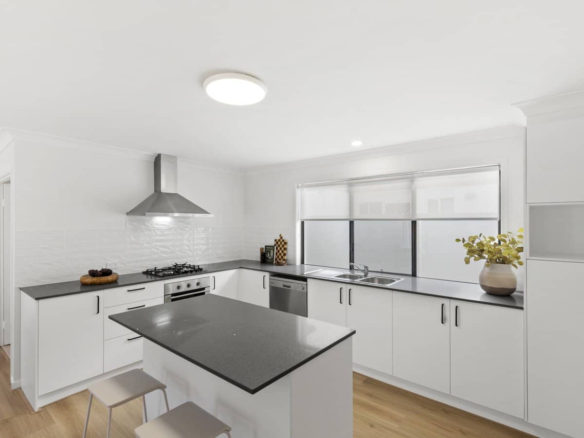 4 Novar Court, ROBINA - Thumbnail 4