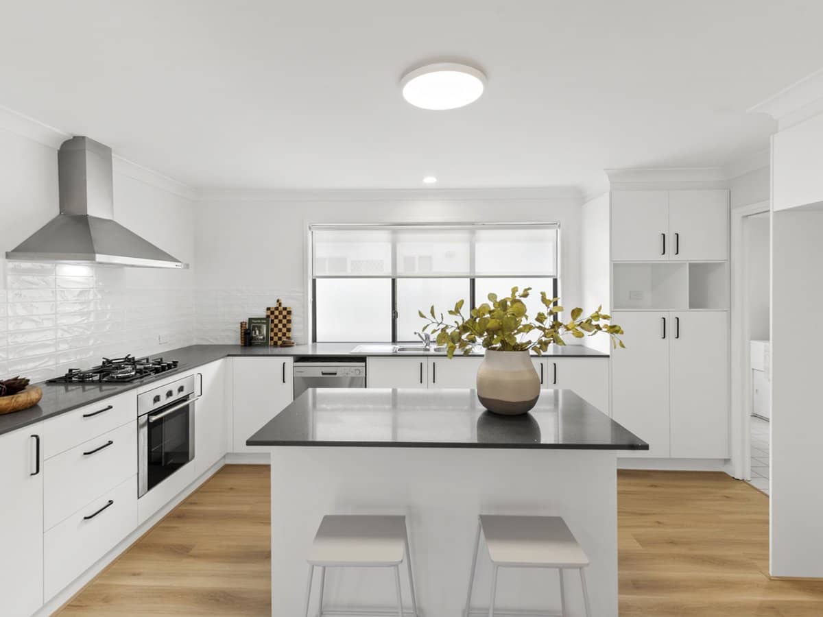 4 Novar Court, ROBINA - Thumbnail 5