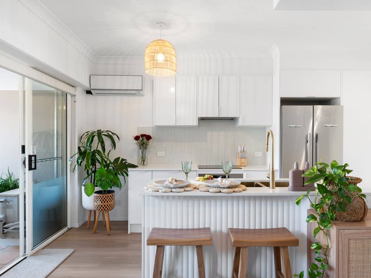 21-25 Peerless Avenue, MERMAID BEACH - Thumbnail 2