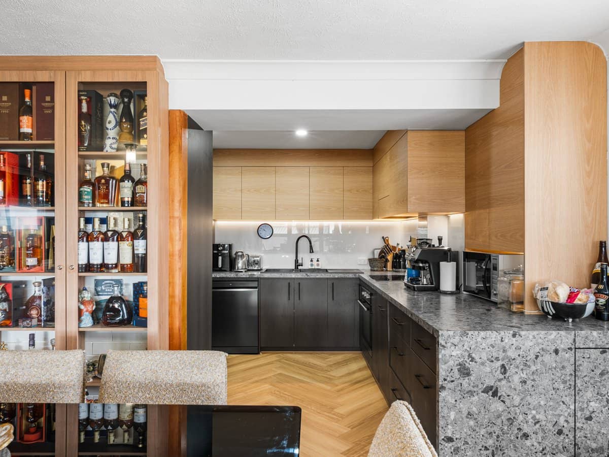 33-39 Hooker Boulevard, BROADBEACH WATERS - Thumbnail 1