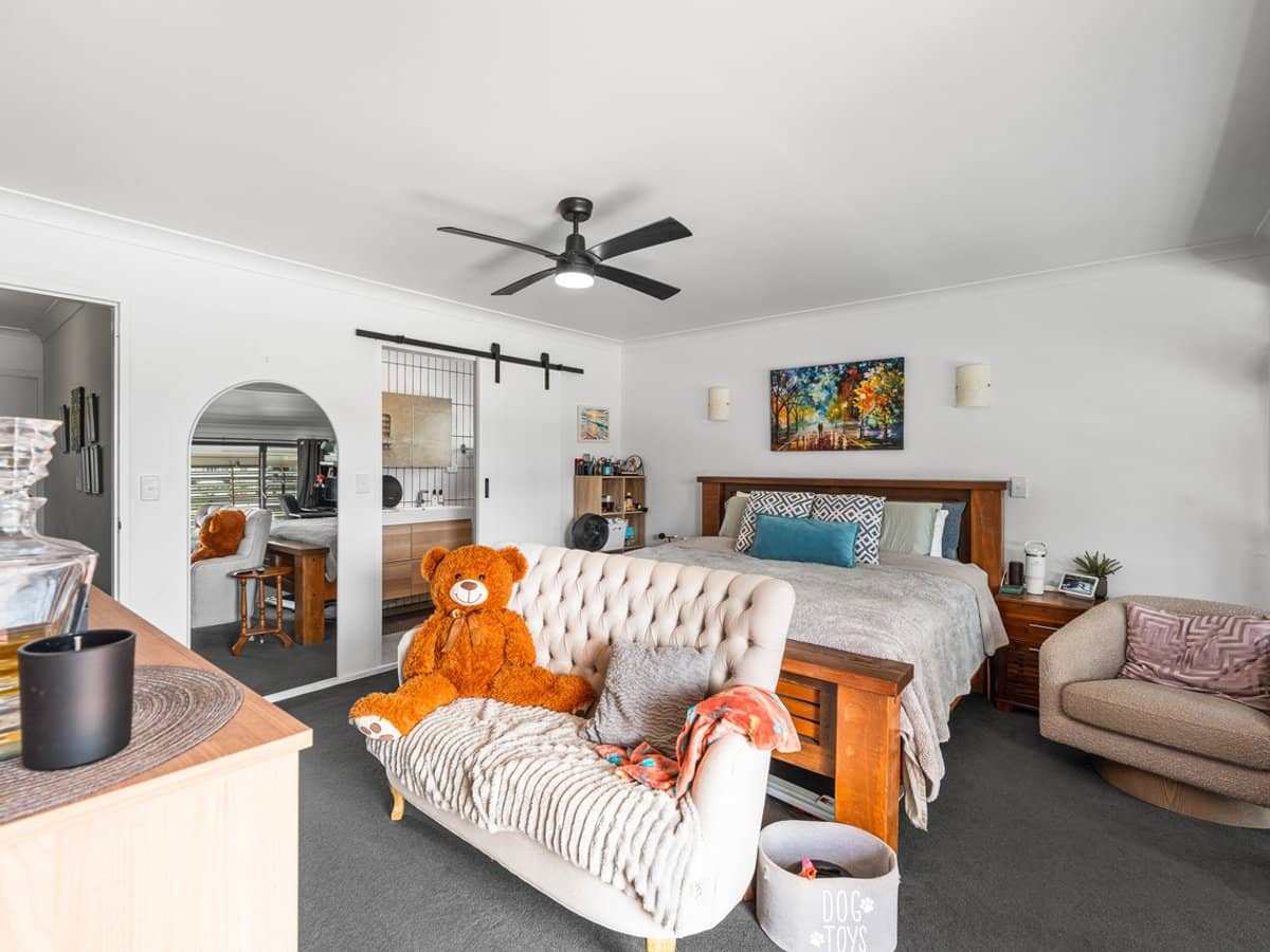 33-39 Hooker Boulevard, BROADBEACH WATERS - Thumbnail 9