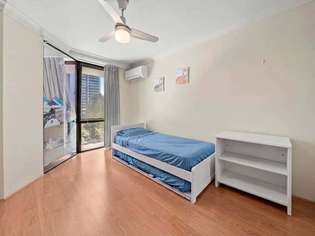 70 Remembrance Drive, SURFERS PARADISE - Thumbnail 6