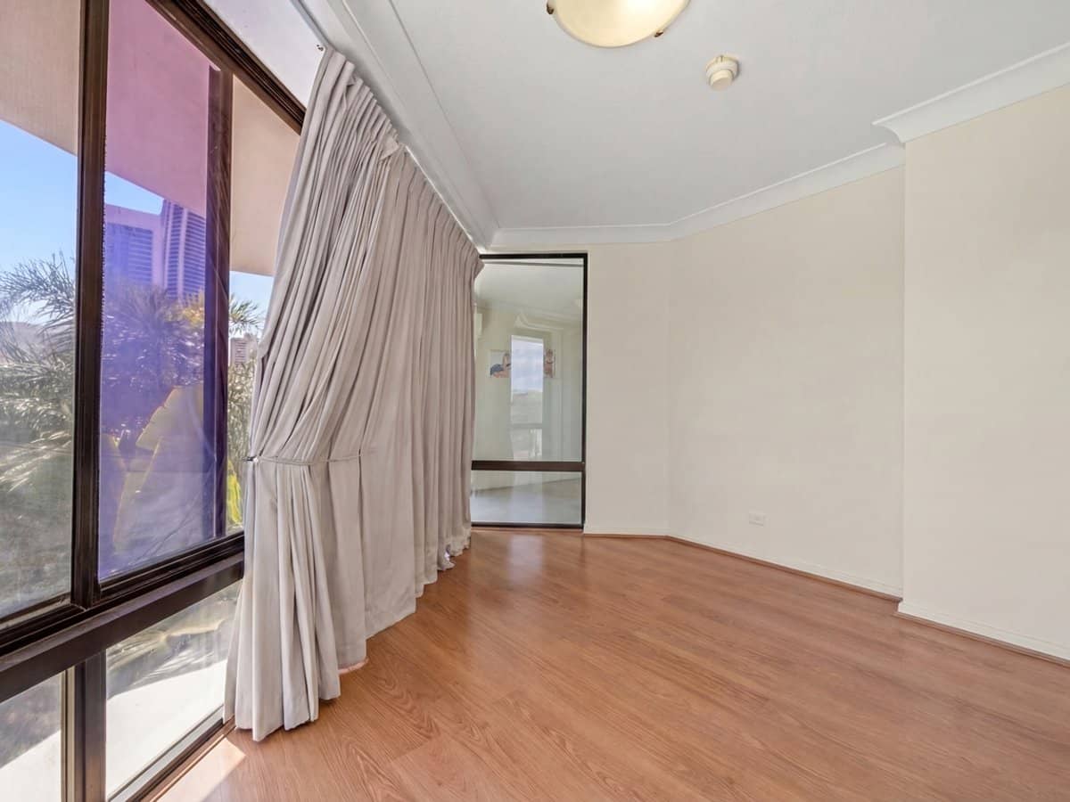 70 Remembrance Drive, SURFERS PARADISE - Thumbnail 10