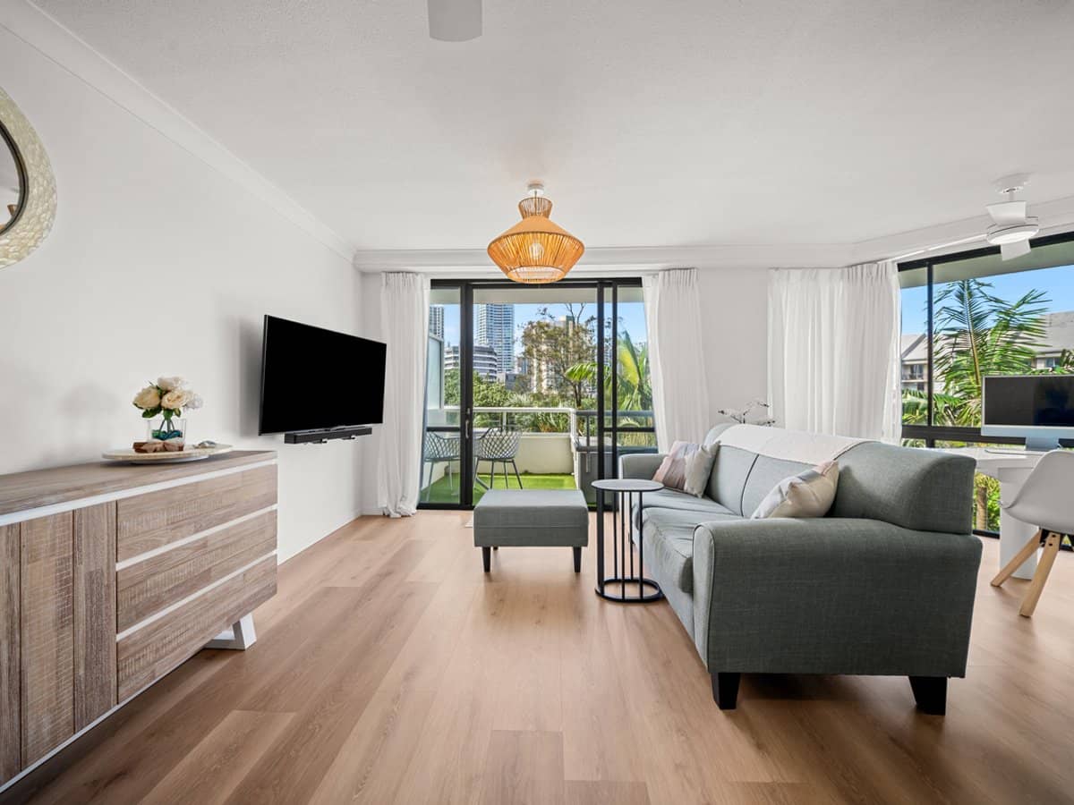 70 Remembrance Drive, SURFERS PARADISE - Thumbnail 7