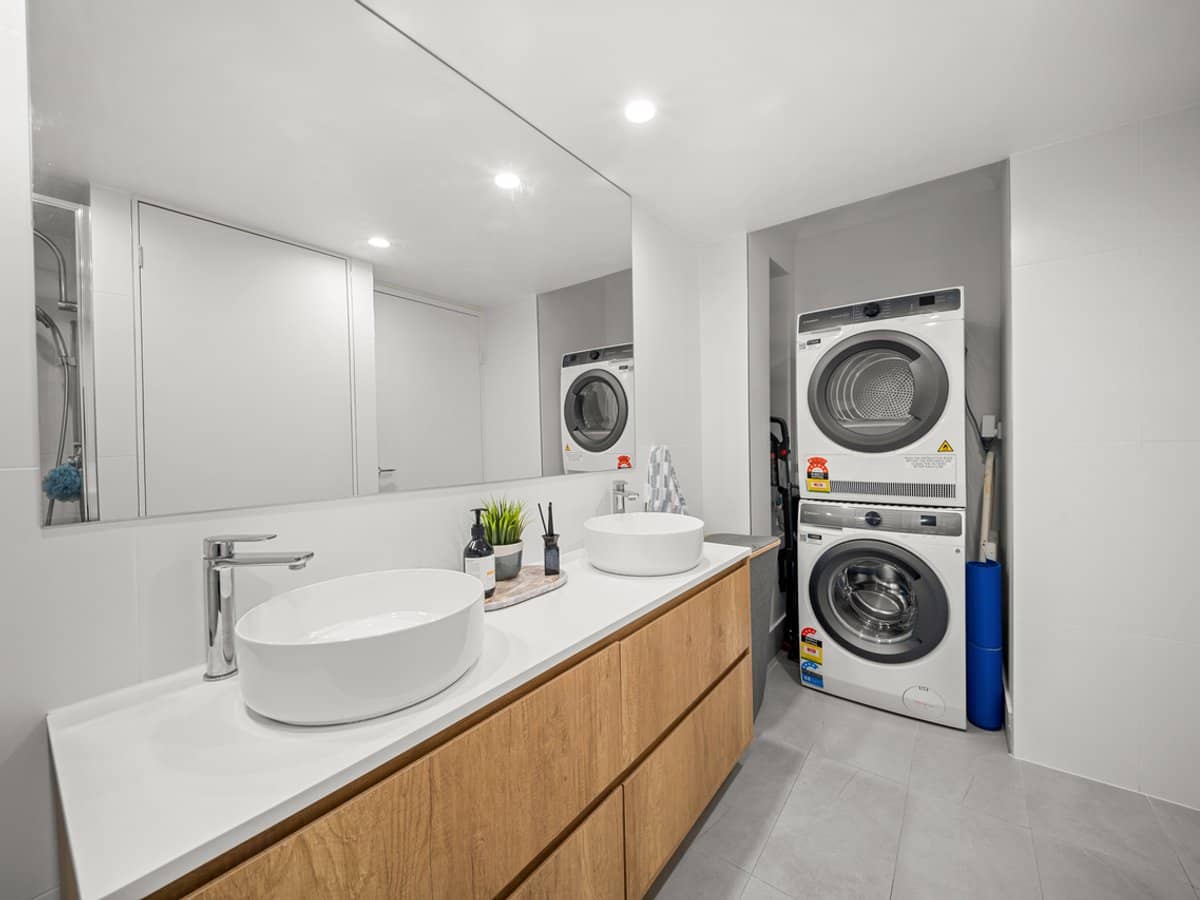 70 Remembrance Drive, SURFERS PARADISE - Thumbnail 10