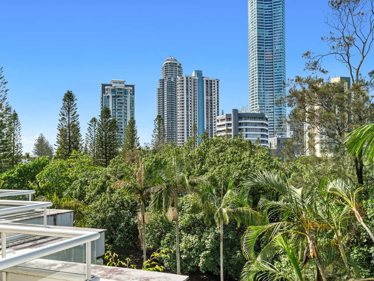 70 Remembrance Drive, SURFERS PARADISE - Thumbnail 15