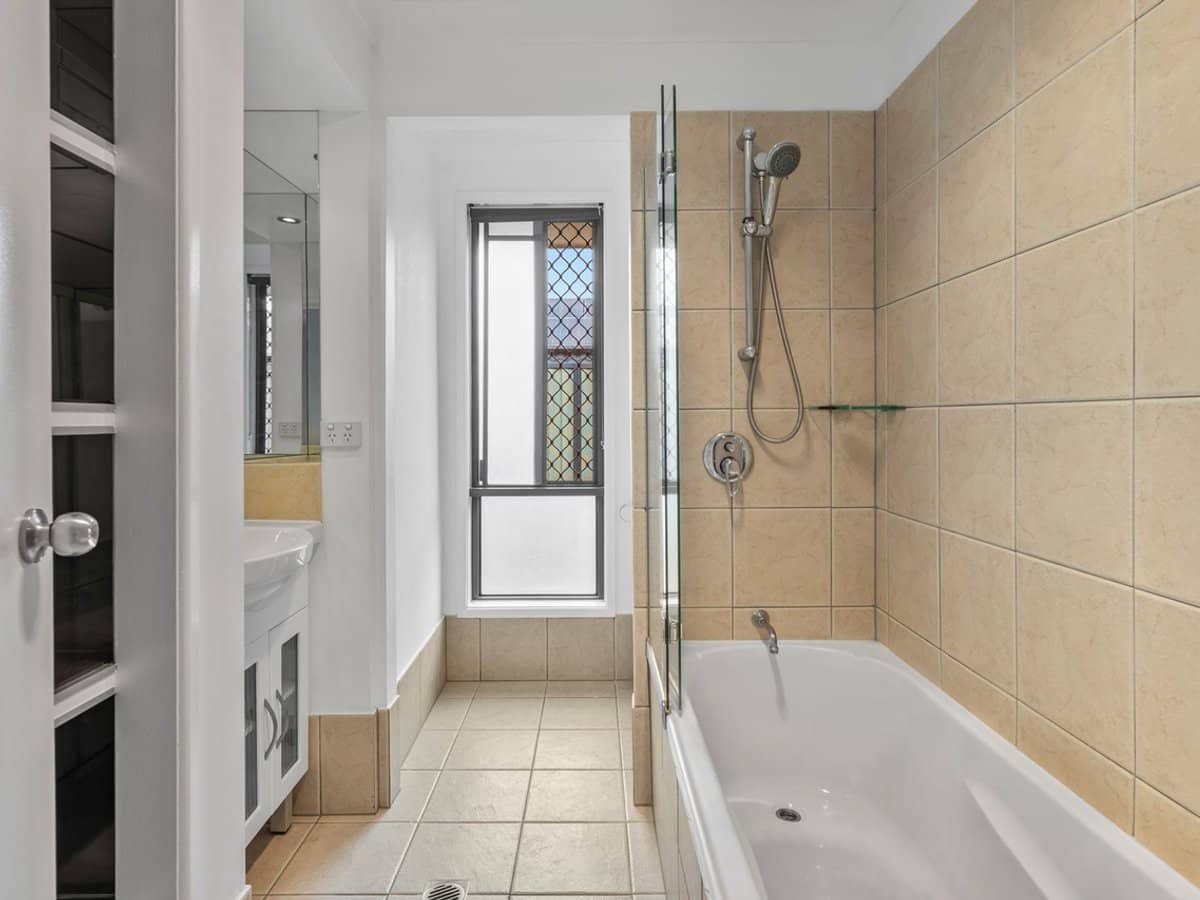 31 Explorers Way, Worongary - Thumbnail 17