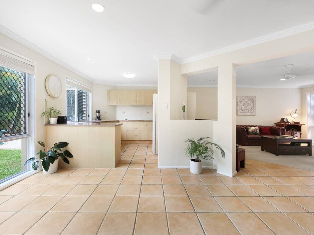 16 Randwick Court, VARSITY LAKES - Thumbnail 1