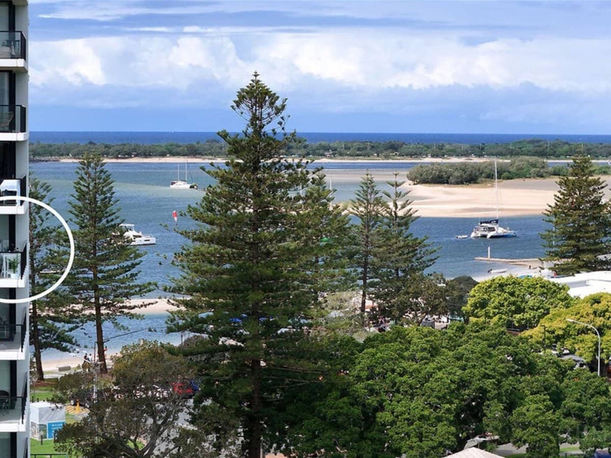 372 Marine Parade, LABRADOR - Thumbnail 5