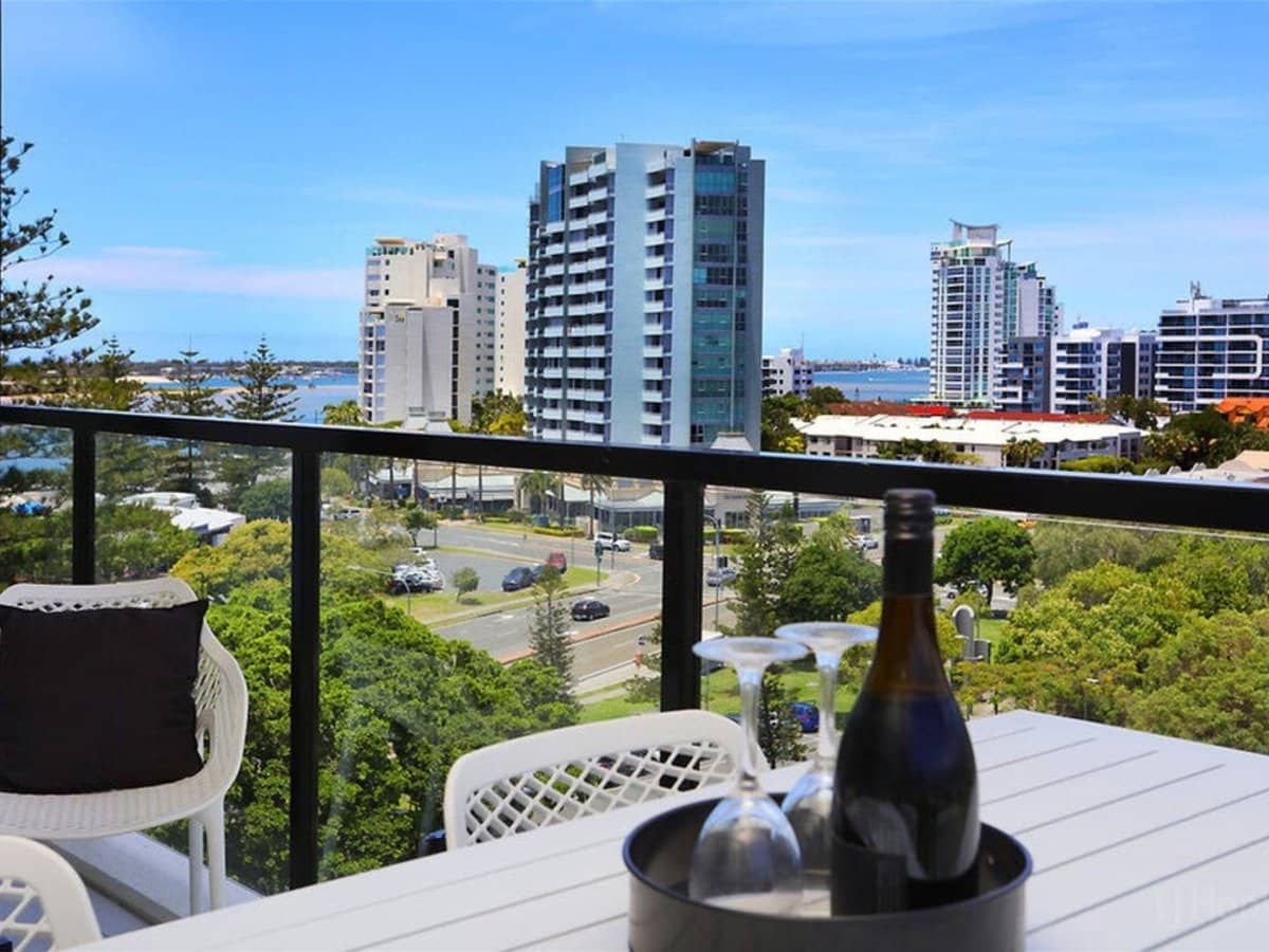 372 Marine Parade, LABRADOR - Thumbnail 7