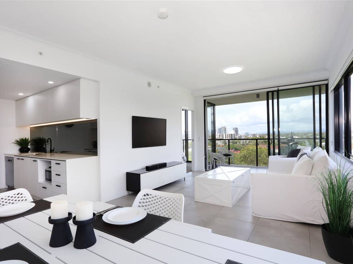 372 Marine Parade, LABRADOR - Thumbnail 13