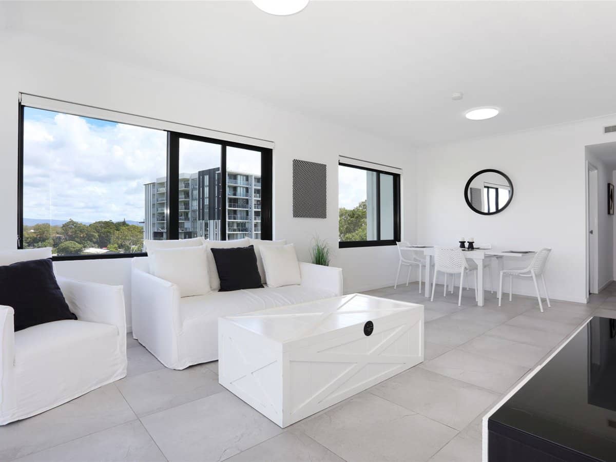 372 Marine Parade, LABRADOR - Thumbnail 14