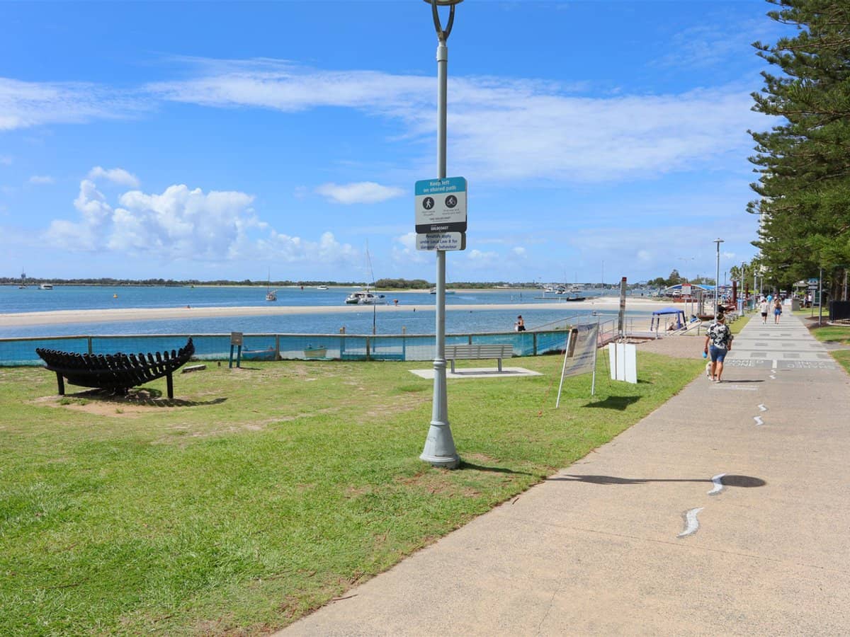 372 Marine Parade, LABRADOR - Thumbnail 22