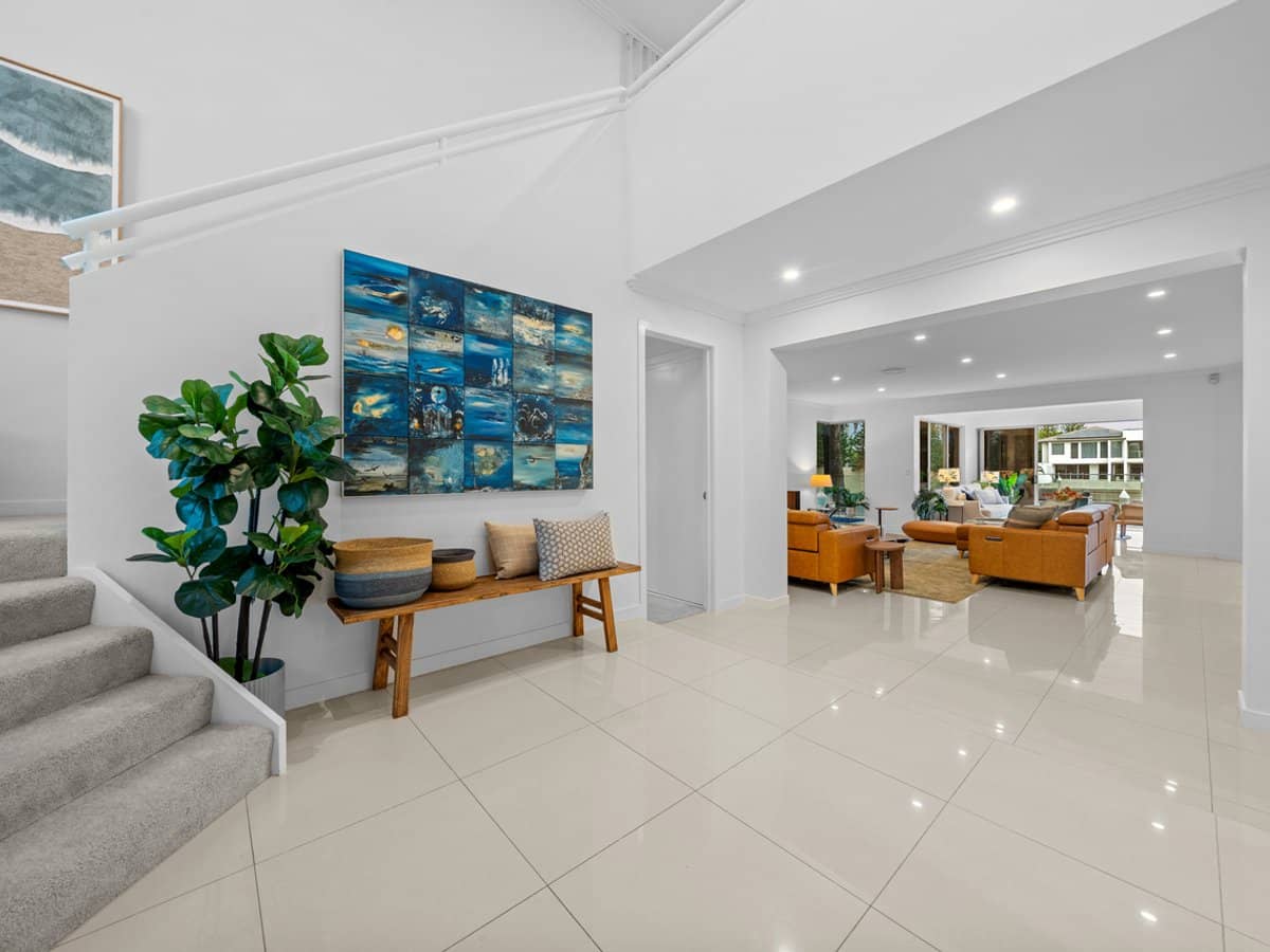 2301 Belmont Court East, HOPE ISLAND - Thumbnail 5