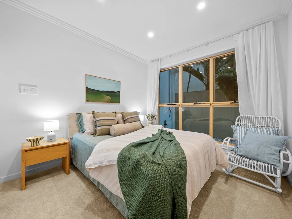 2301 Belmont Court East, HOPE ISLAND - Thumbnail 20