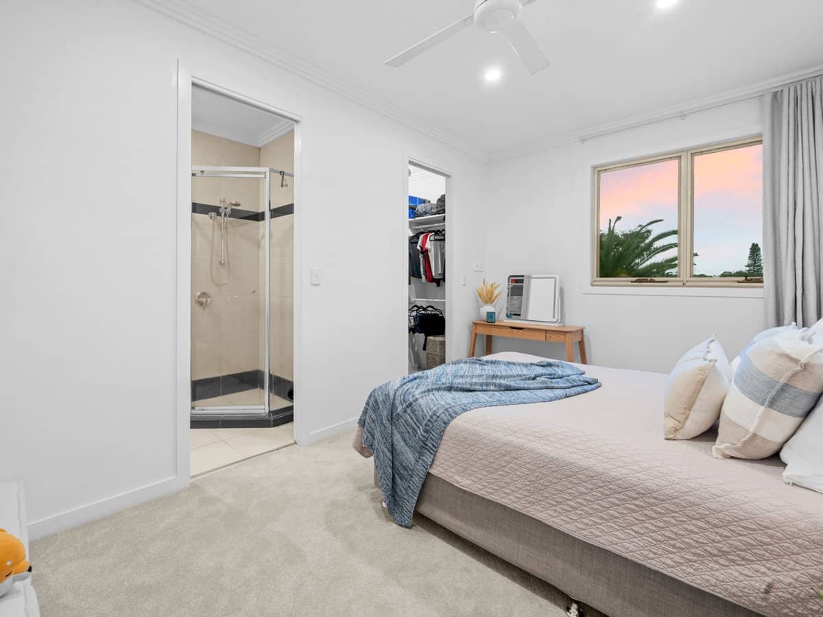 2301 Belmont Court East, HOPE ISLAND - Thumbnail 21