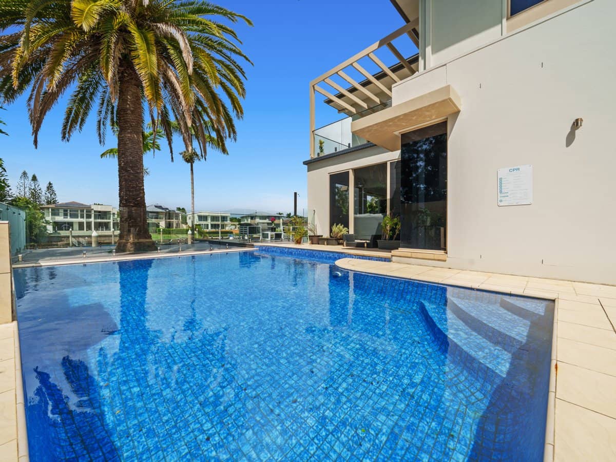 2301 Belmont Court East, HOPE ISLAND - Thumbnail 30