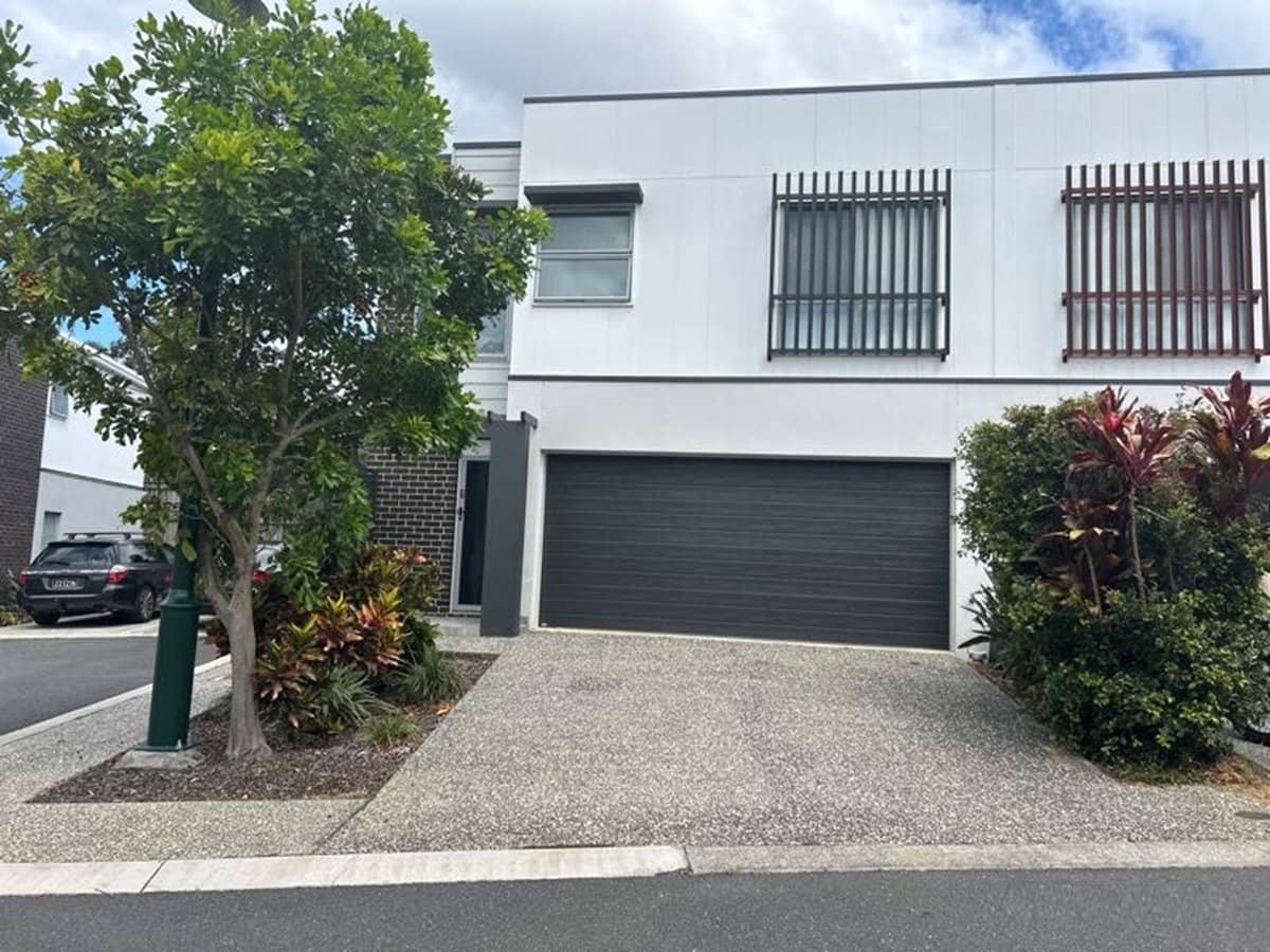 31 Jotown Drive, Coomera - Thumbnail 1