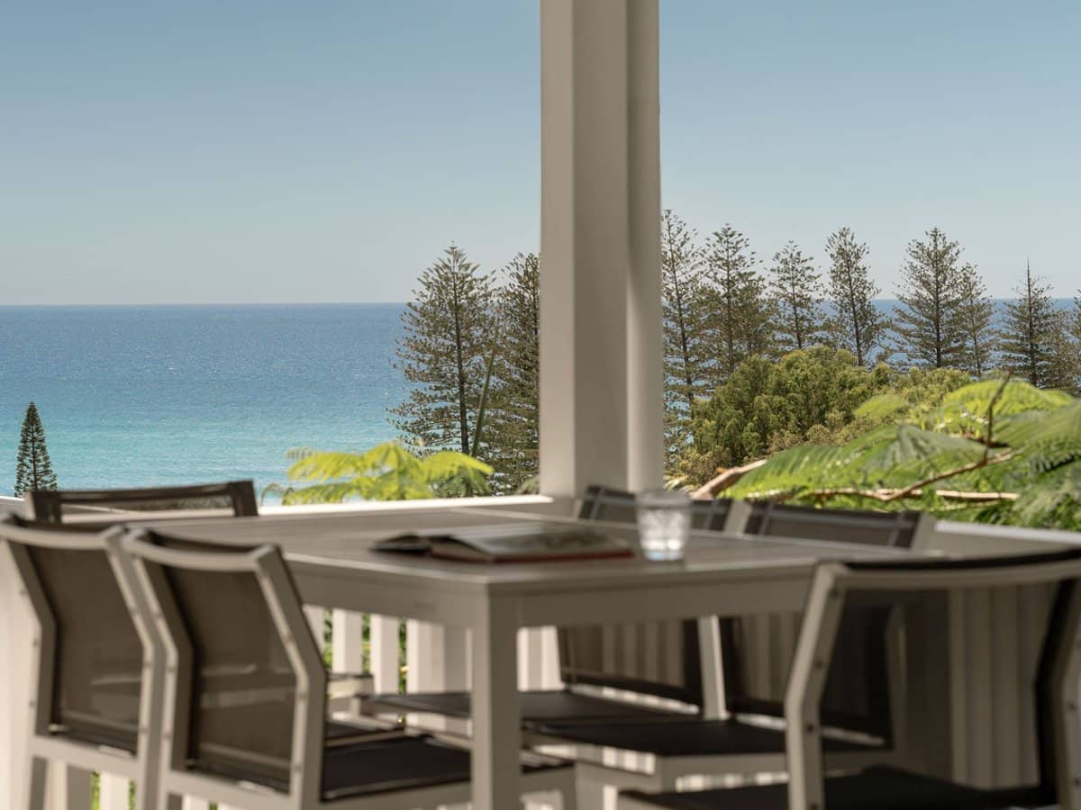 8 Brake Street, Burleigh Heads - Thumbnail 1