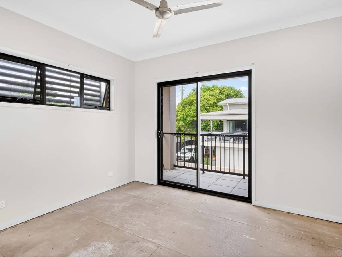 33 Harley Street, Labrador - Thumbnail 9