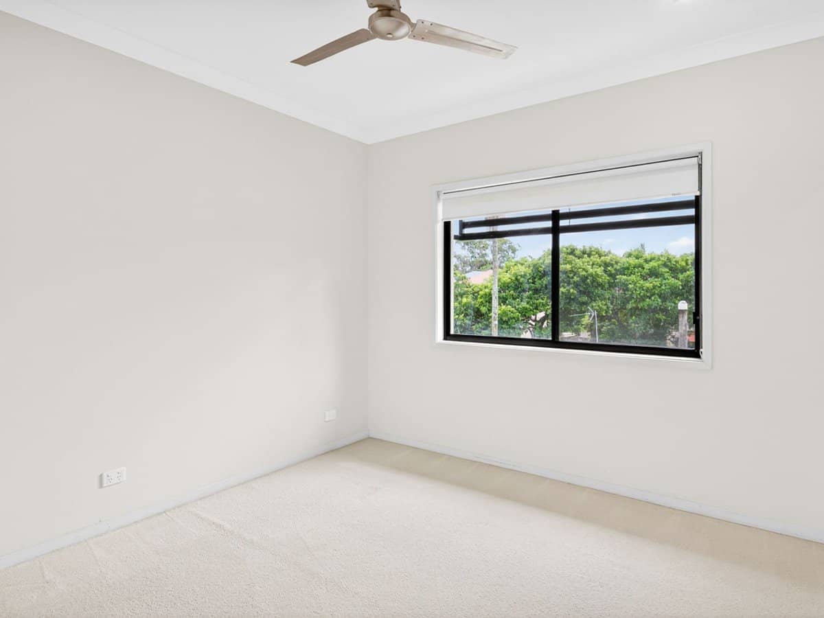 33 Harley Street, Labrador - Thumbnail 12