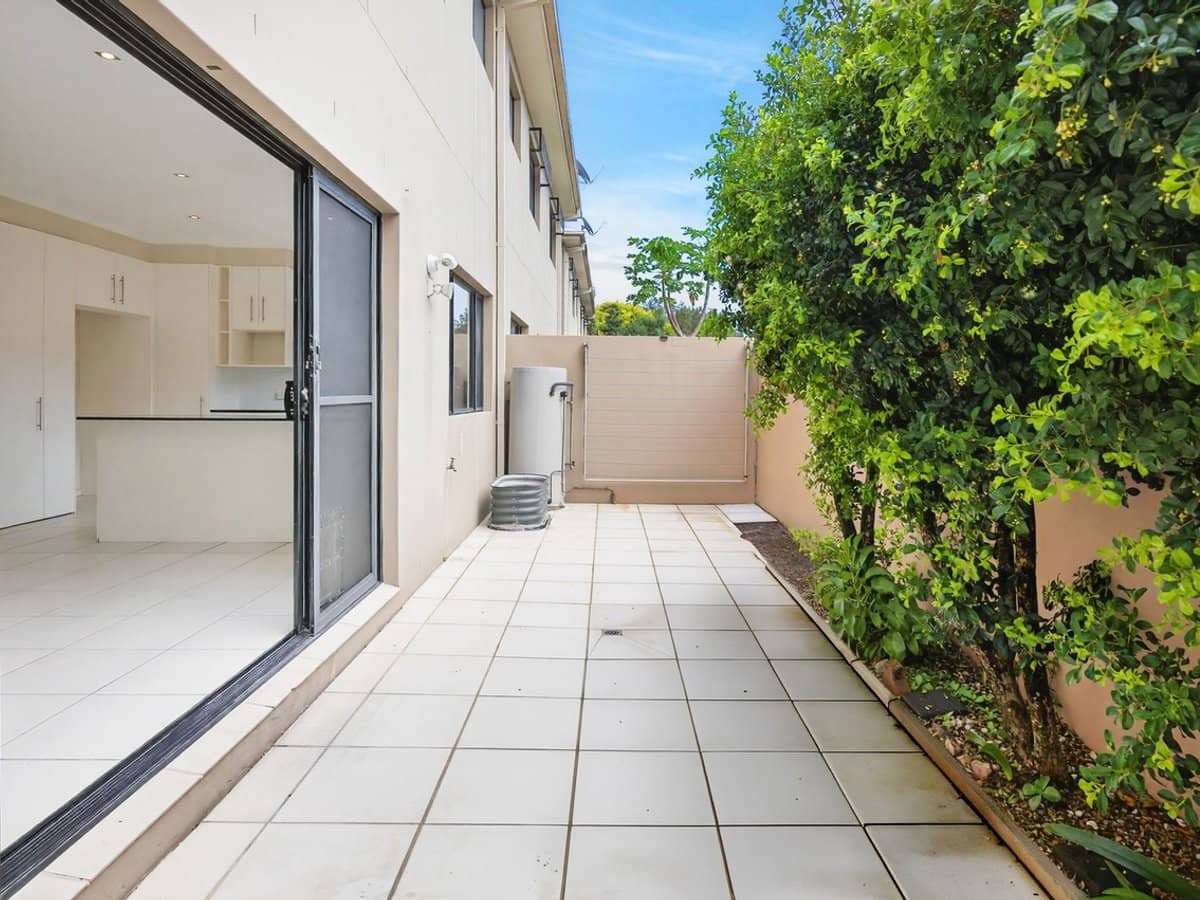 33 Harley Street, Labrador - Thumbnail 14