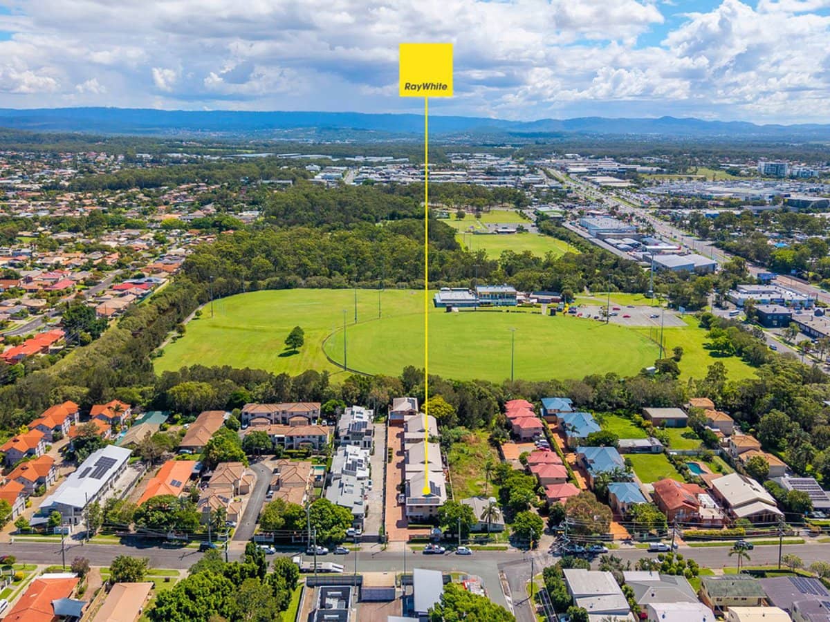 33 Harley Street, Labrador - Thumbnail 17