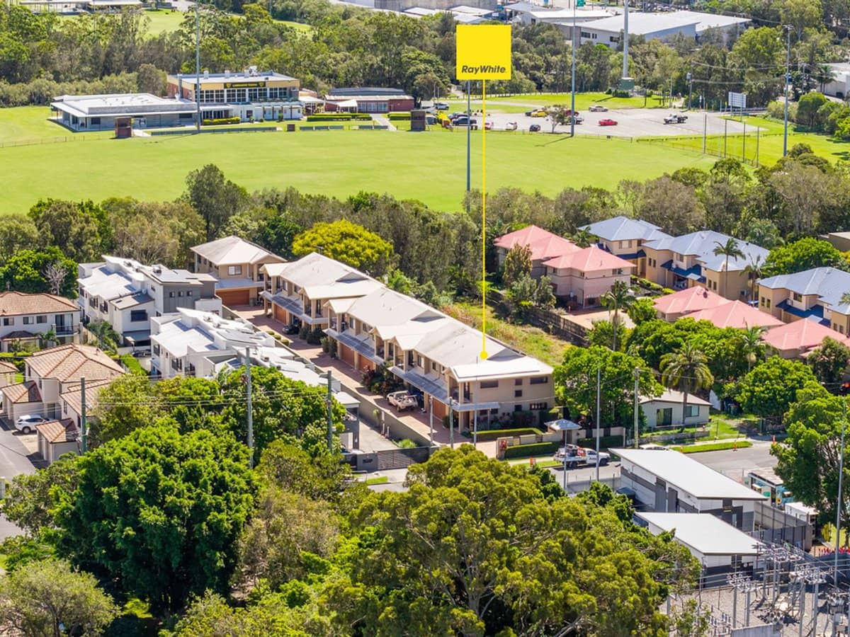 33 Harley Street, Labrador - Thumbnail 19