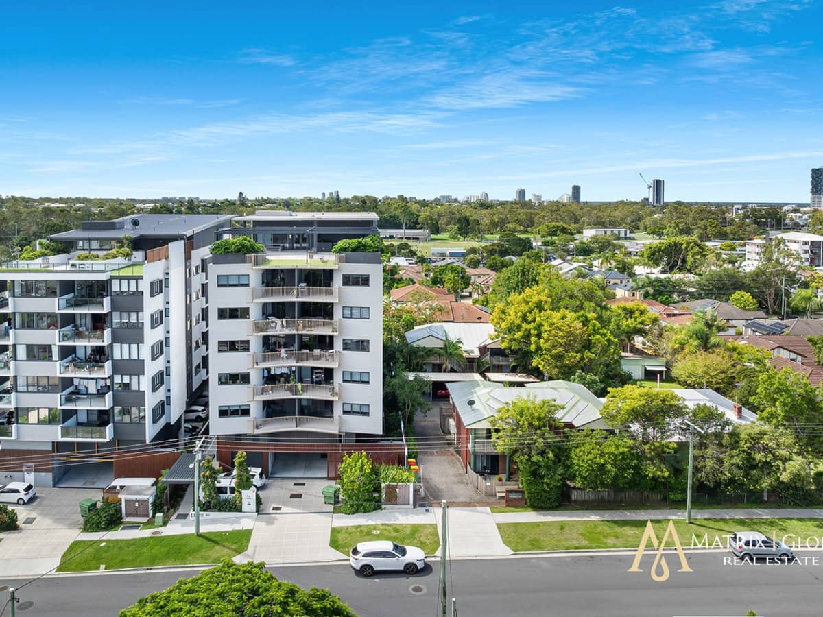 135 Eugaree Street, SOUTHPORT - Thumbnail 22