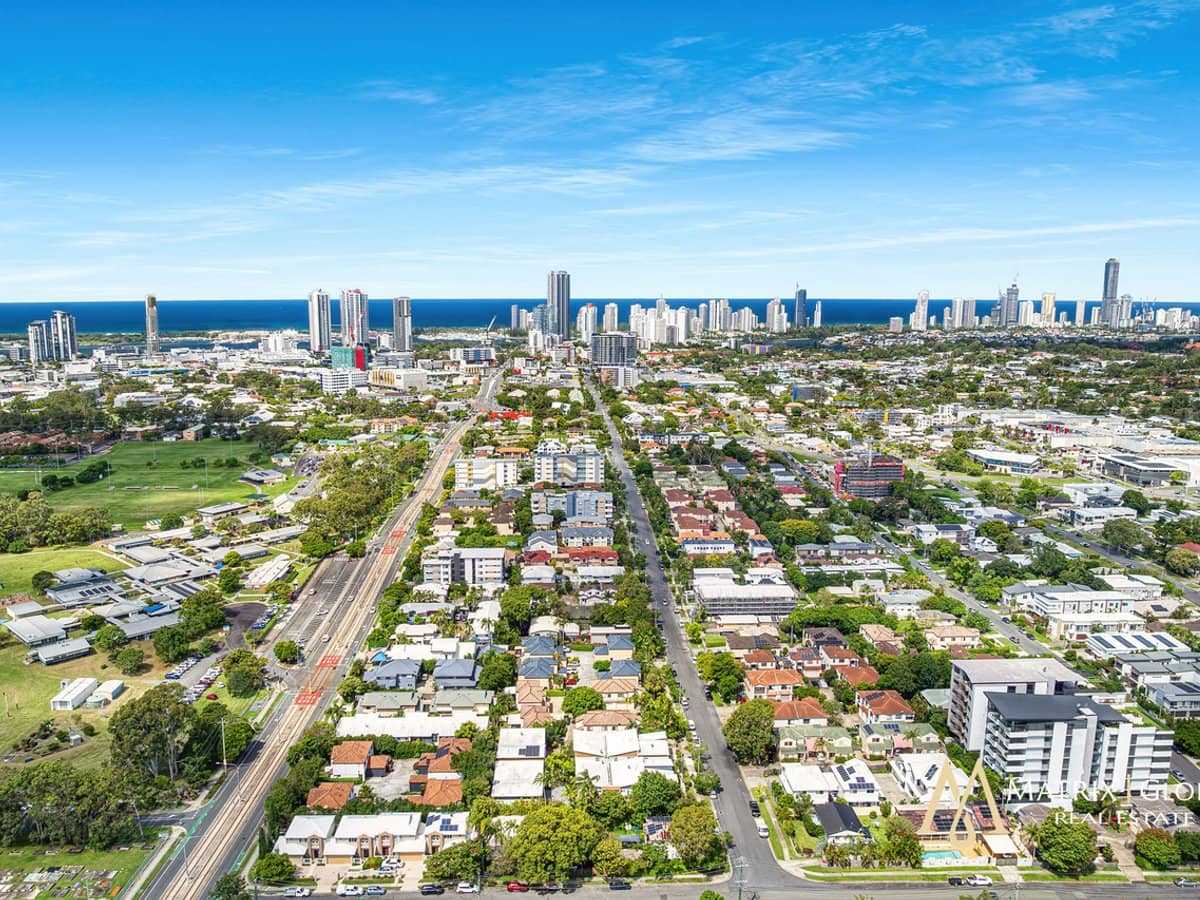 135 Eugaree Street, SOUTHPORT - Thumbnail 23