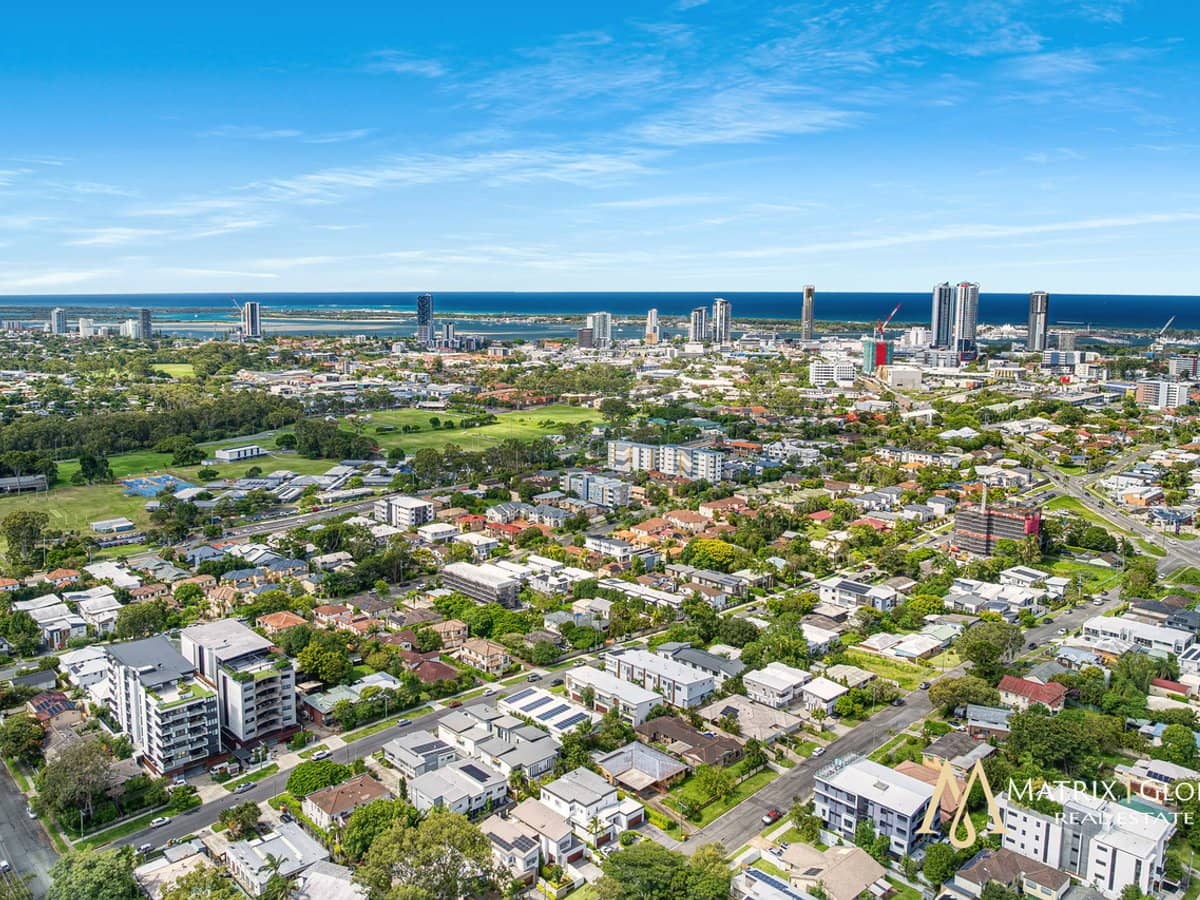 135 Eugaree Street, SOUTHPORT - Thumbnail 24