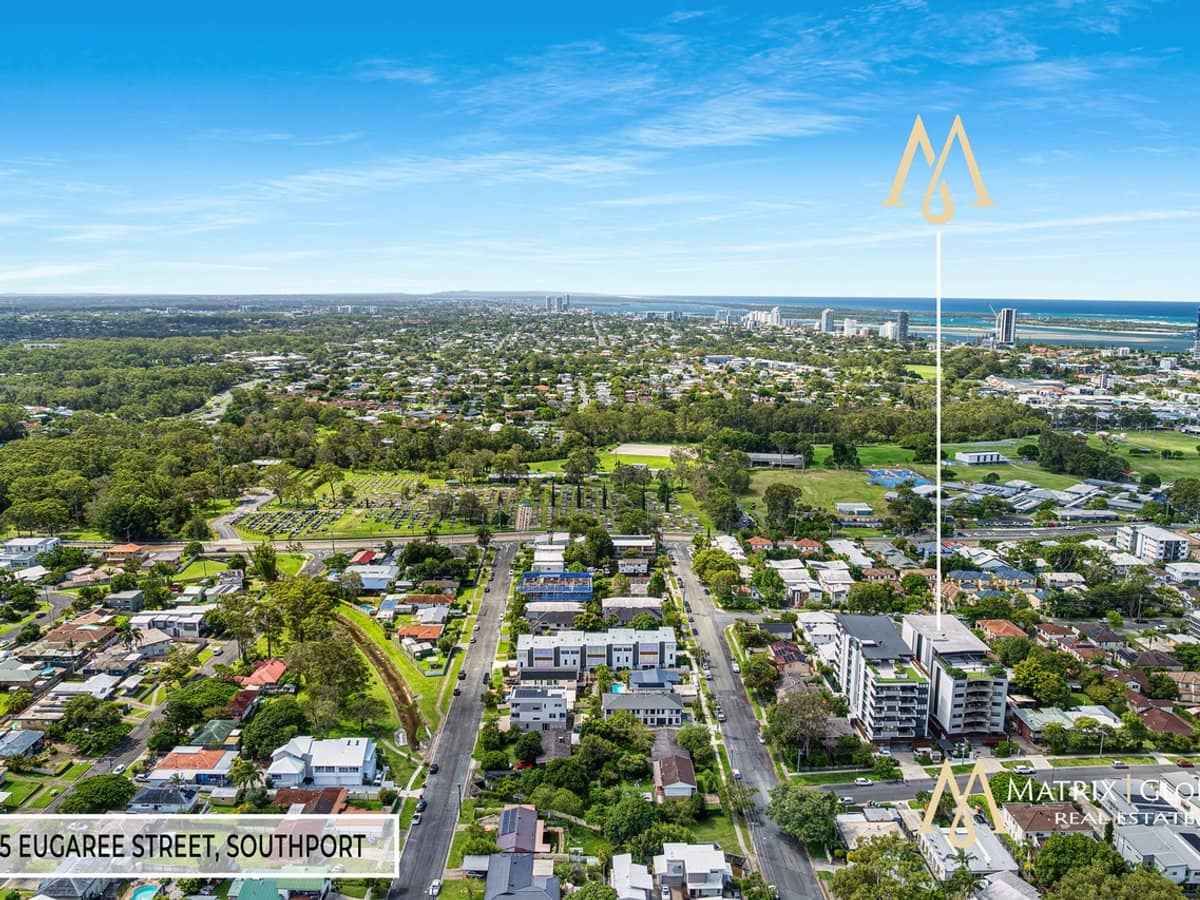 135 Eugaree Street, SOUTHPORT - Thumbnail 29