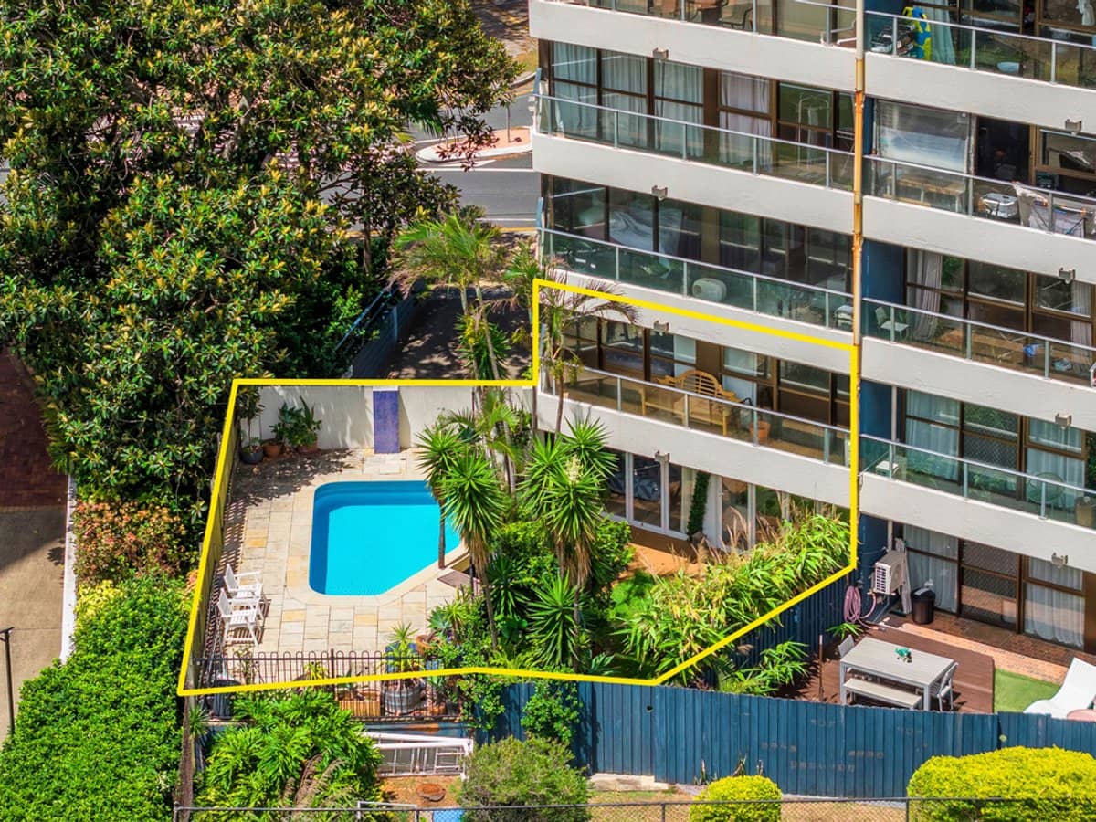 19 Fern Street, Surfers Paradise - Thumbnail 1