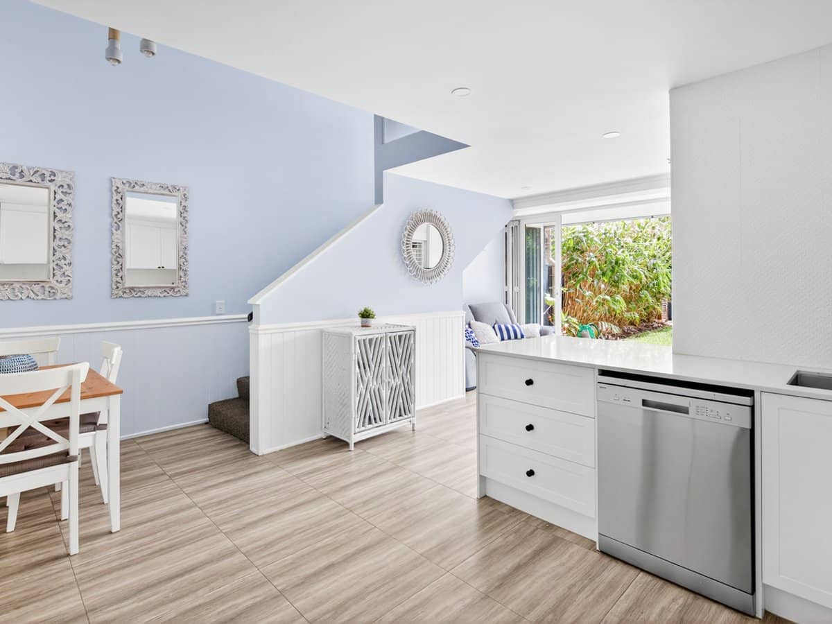 19 Fern Street, Surfers Paradise - Thumbnail 4