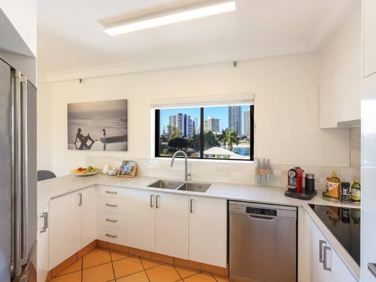 8 Admiralty Drive, Surfers Paradise - Thumbnail 3