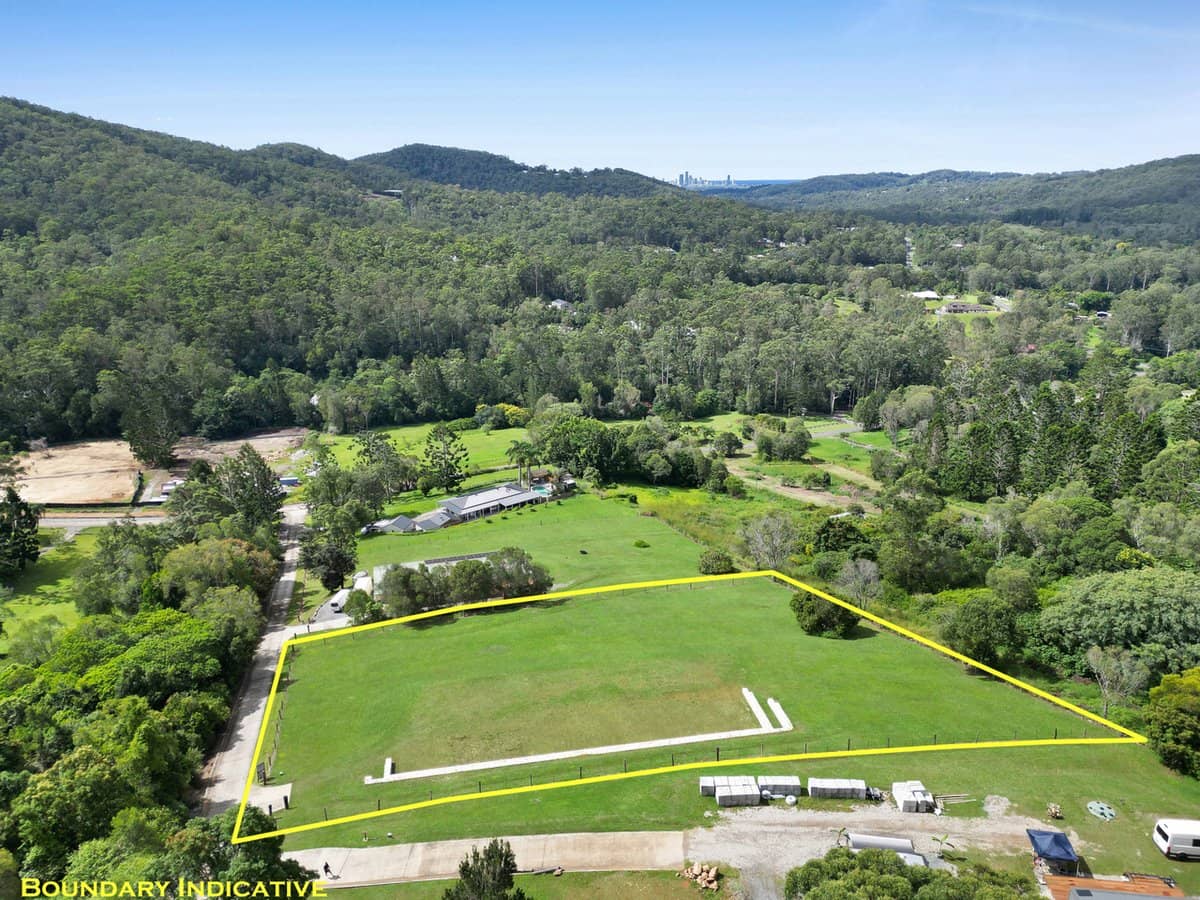 63B Davenport Drive, BONOGIN - Thumbnail 1